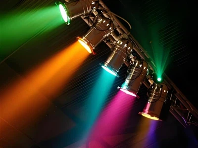 تفاوت بین نورافکن و نورافکن چیست؟